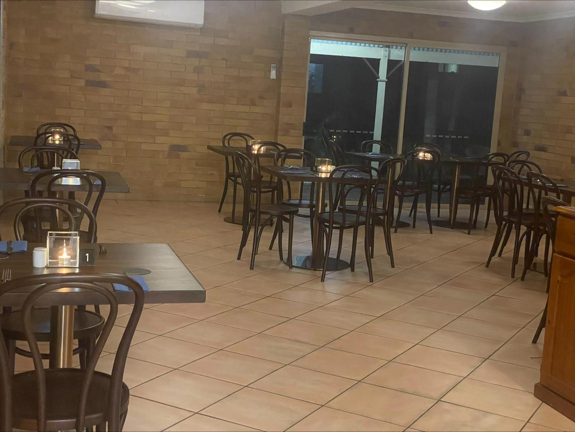 Wild Scotsman Motor Inn Gin Gin Qld Bagian luar foto