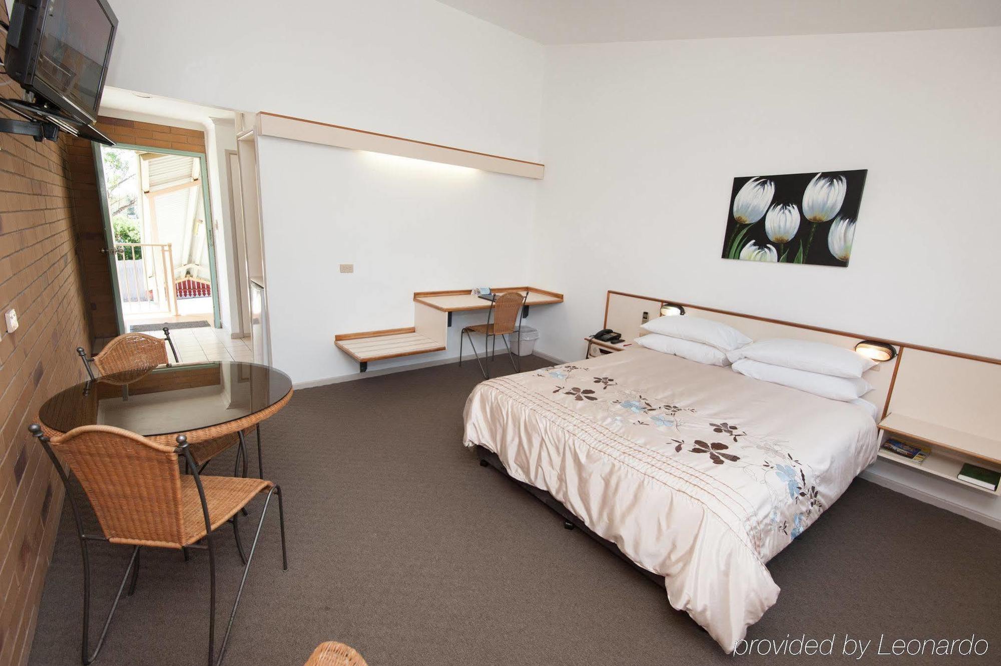 Wild Scotsman Motor Inn Gin Gin Qld Bagian luar foto