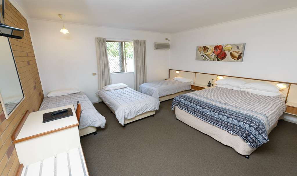 Wild Scotsman Motor Inn Gin Gin Qld Ruang foto